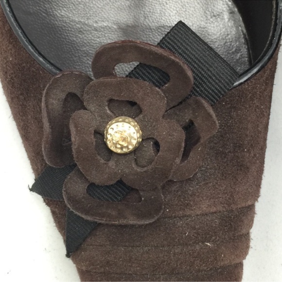 CHANEL Brown suede pumps iconic Camelia flower size 8.5 with original box; etc - Picture 9 of 11